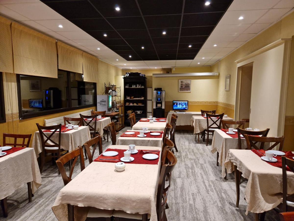 Logis Hotel-Restaurant Les Airelles Neufchâtel-en-Bray Exteriér fotografie